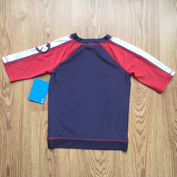 NWT Capitan America Boys Rash Guard size 9/10 - Picture 2 of 5